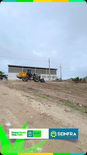 Prefeitura realiza limpeza completa no pátio da Agrovila da Feirinha, no Sítio Maria de Melo